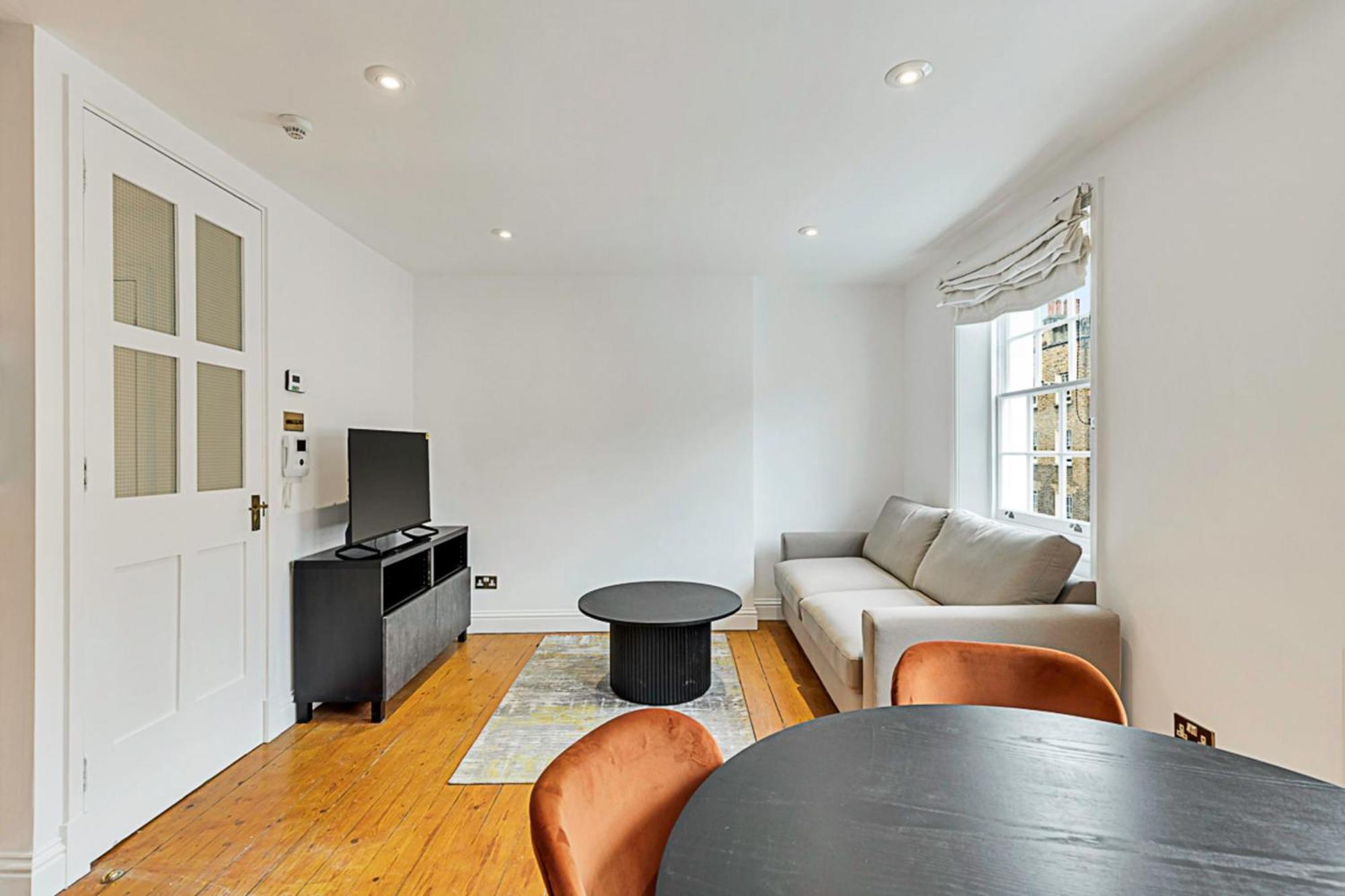 One-Bedroom Abode With A Balcony In Central Londres Extérieur photo