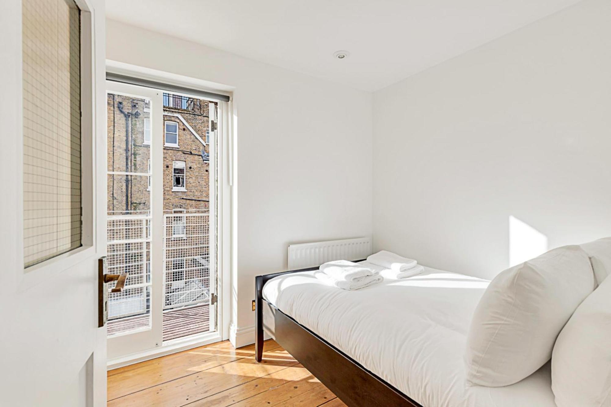 One-Bedroom Abode With A Balcony In Central Londres Extérieur photo