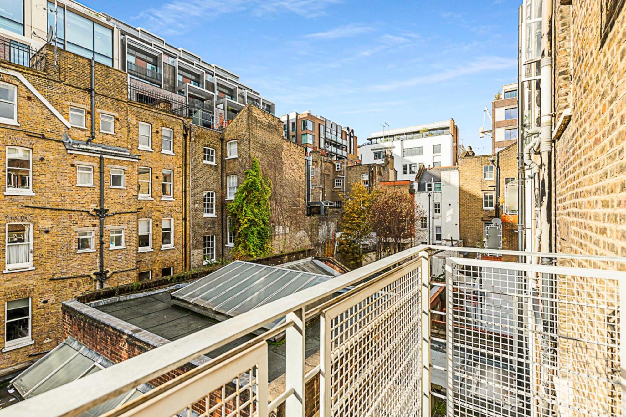 One-Bedroom Abode With A Balcony In Central Londres Extérieur photo